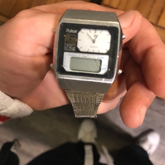 Watch - Picture 2 of 3